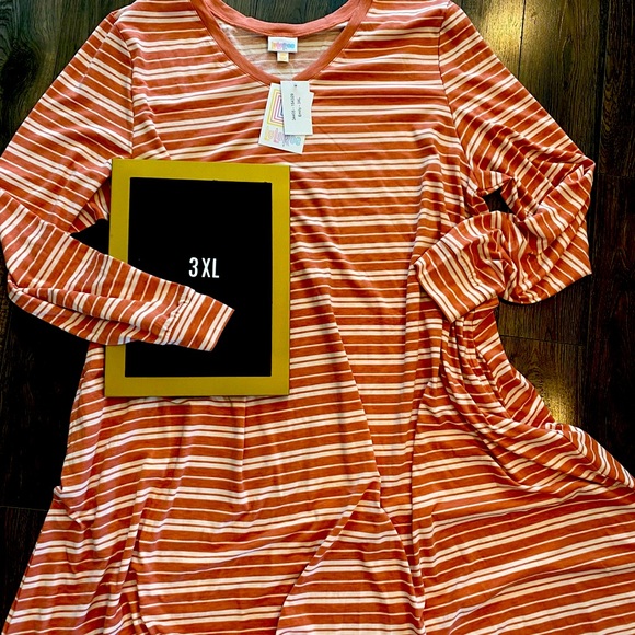 Lularoe Emily - Picture 1 of 1